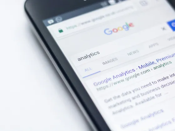Illustration representing SEO ranking growth for a Delhi business